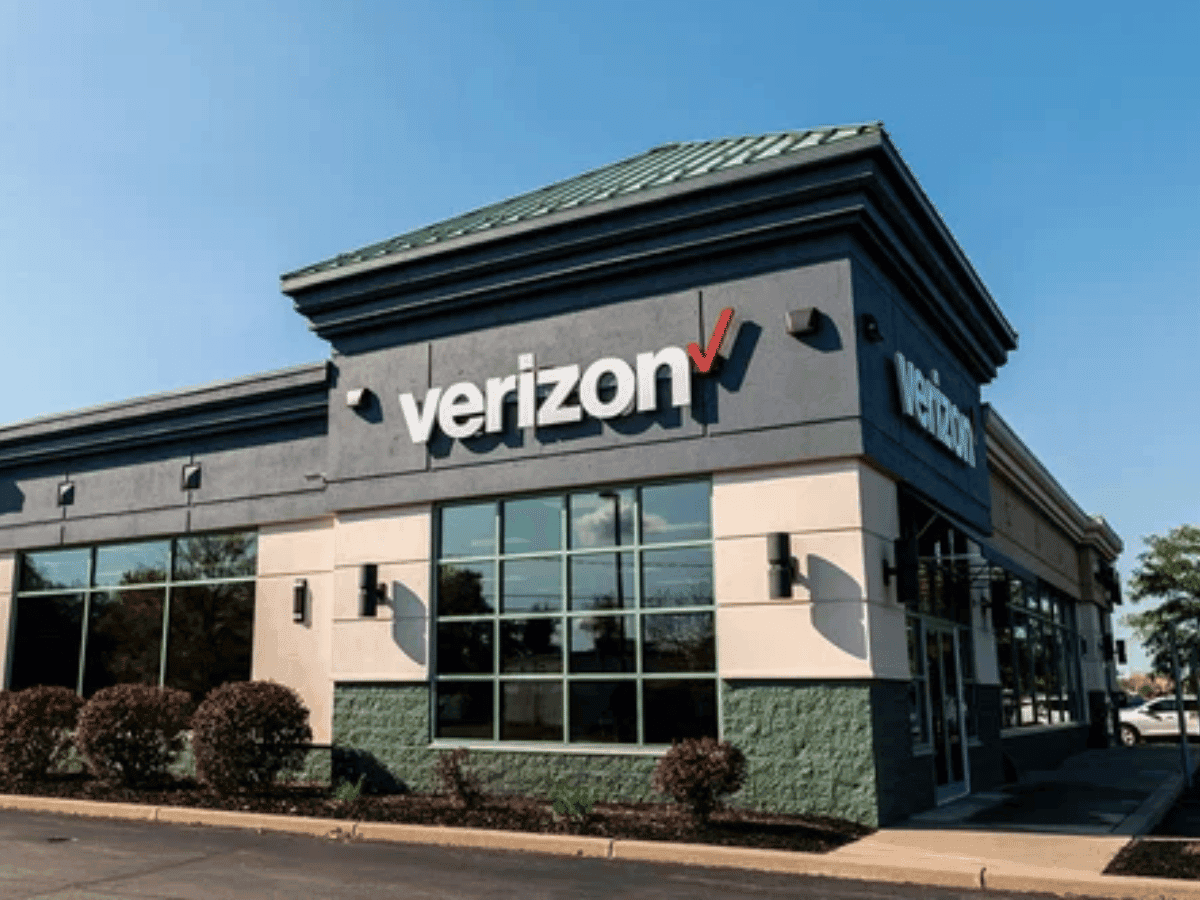 Verizon — Free NFL Sunday Ticket & Weekly Rewards